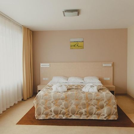 Park Hotel Latgola Daugavpils Kültér fotó