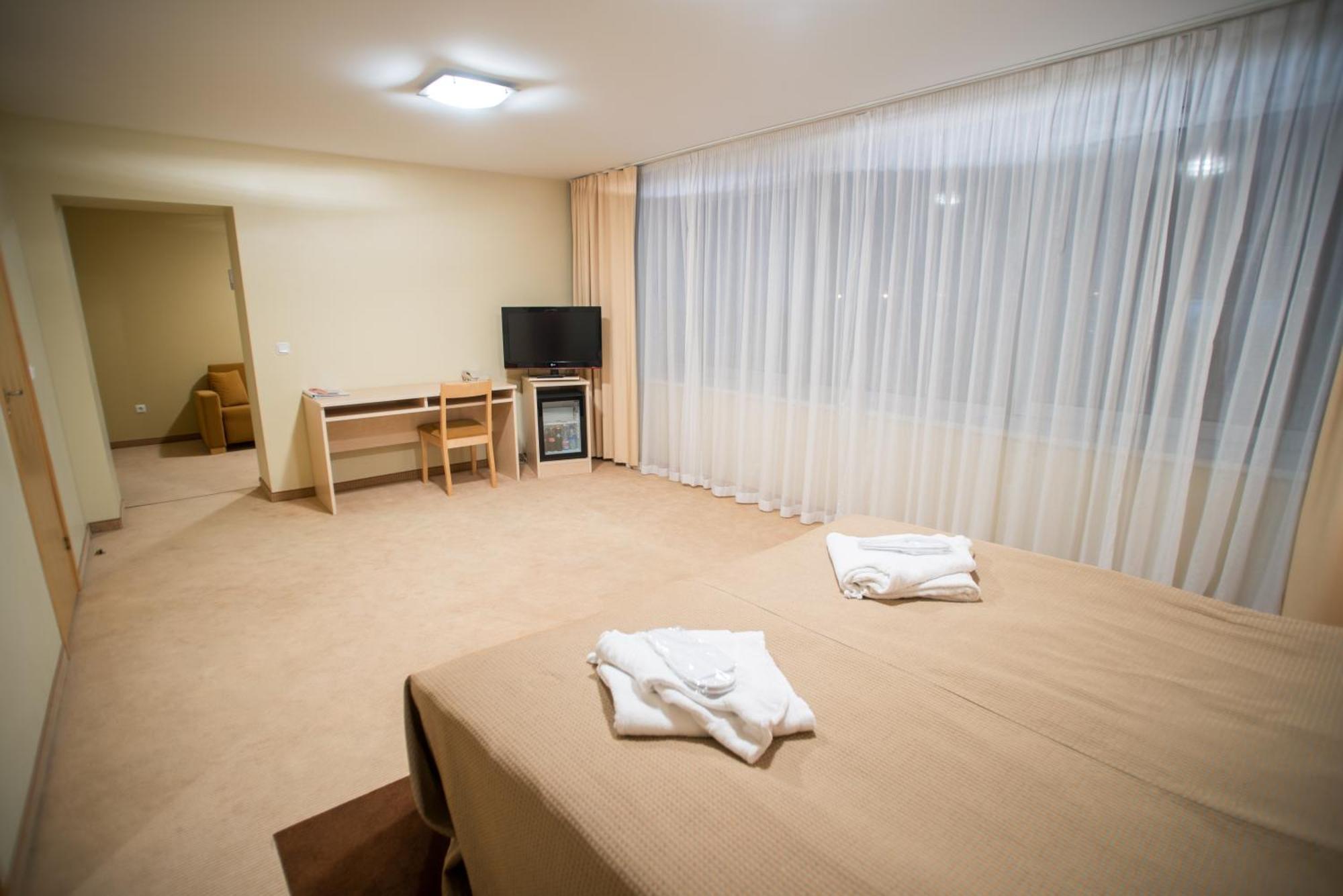Park Hotel Latgola Daugavpils Kültér fotó