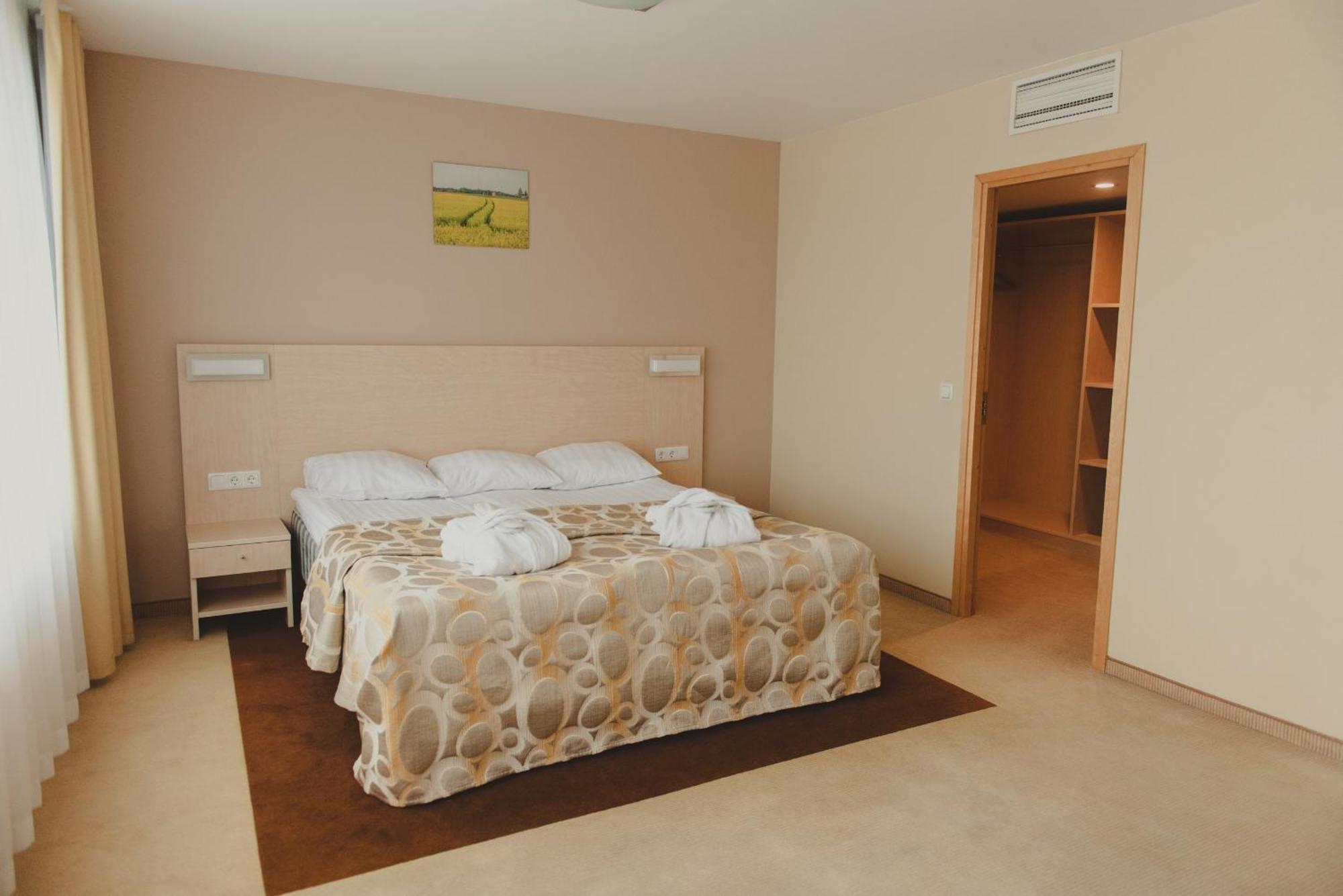 Park Hotel Latgola Daugavpils Kültér fotó