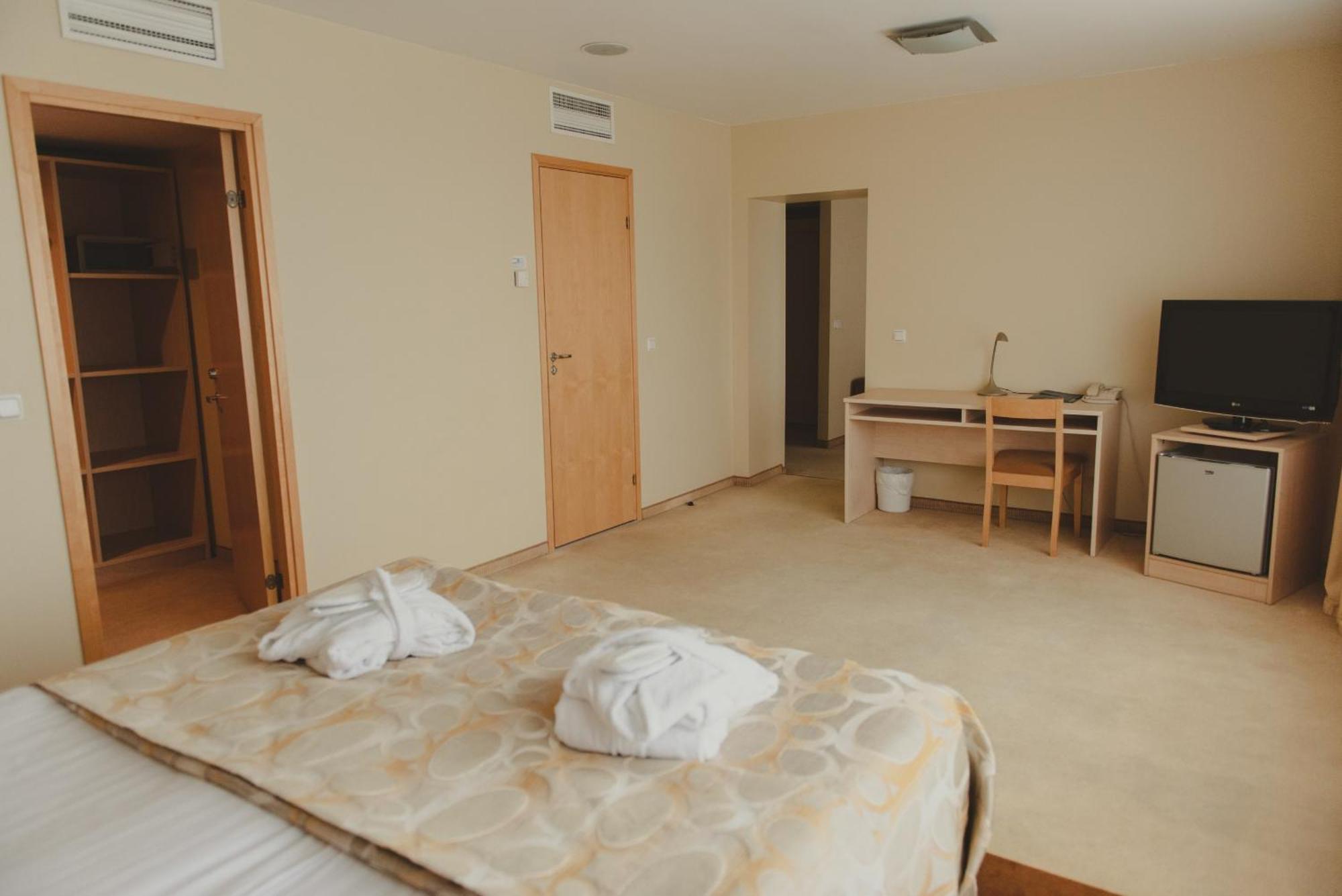 Park Hotel Latgola Daugavpils Kültér fotó