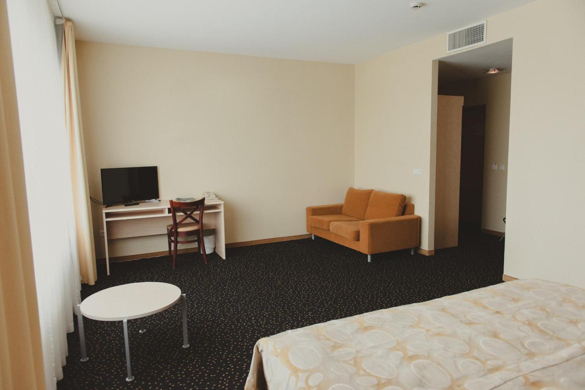 Park Hotel Latgola Daugavpils Kültér fotó