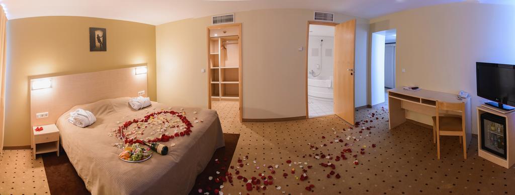 Park Hotel Latgola Daugavpils Kültér fotó